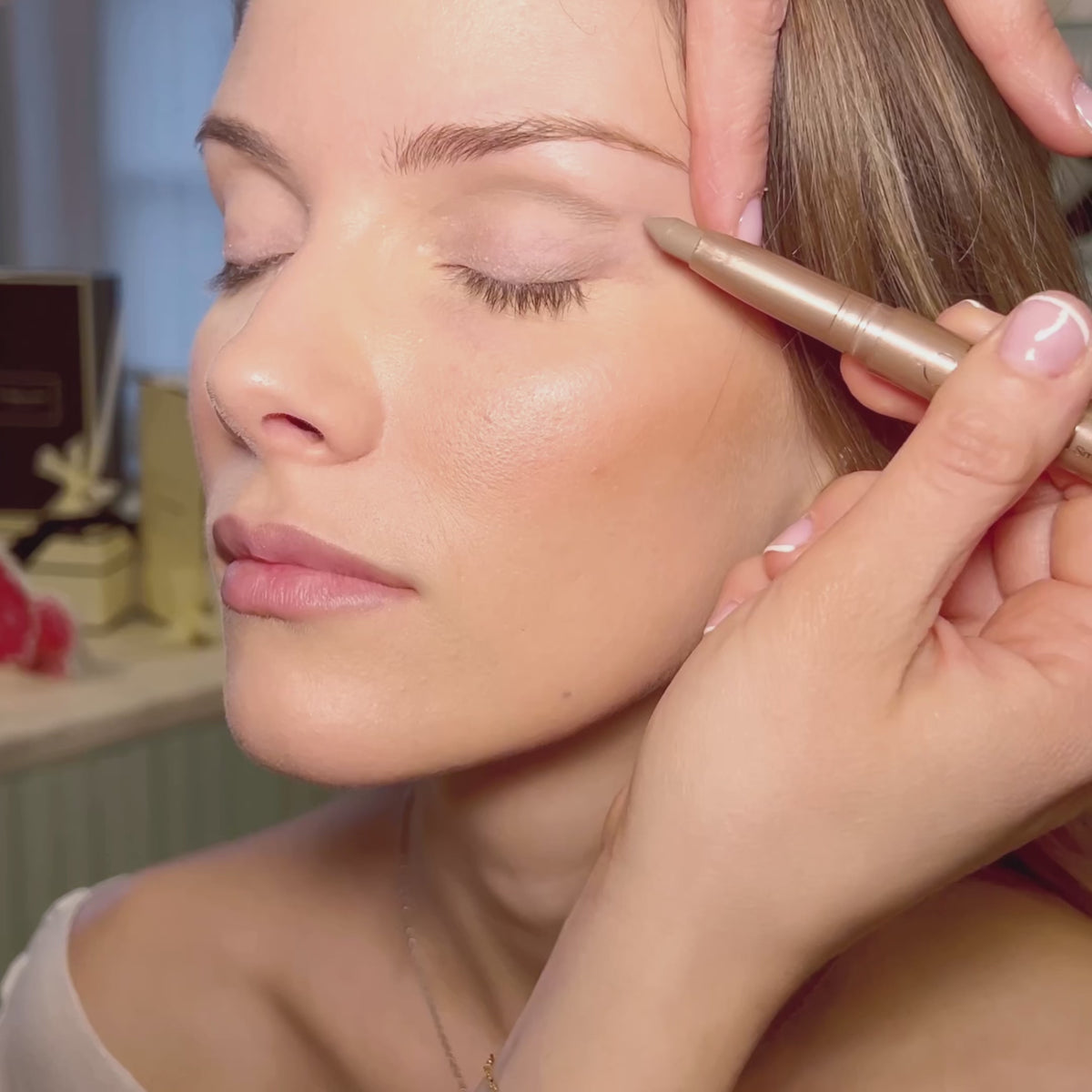 Load video: Stay The Night | Smooth Shadow Stick