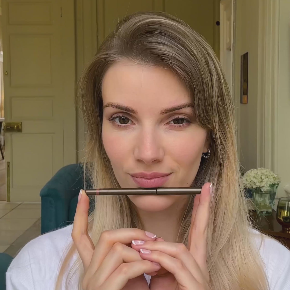 Load video: Lip Line | Long Wear Retractable Lip Pencil