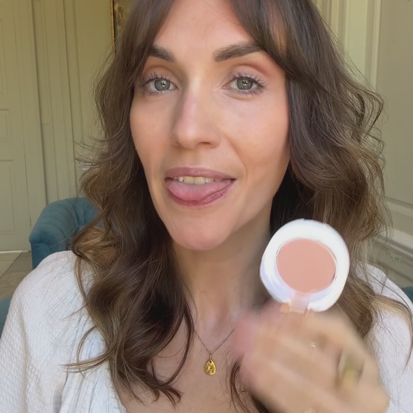 Load video: Pure Light |Illuminating Blush Lustre