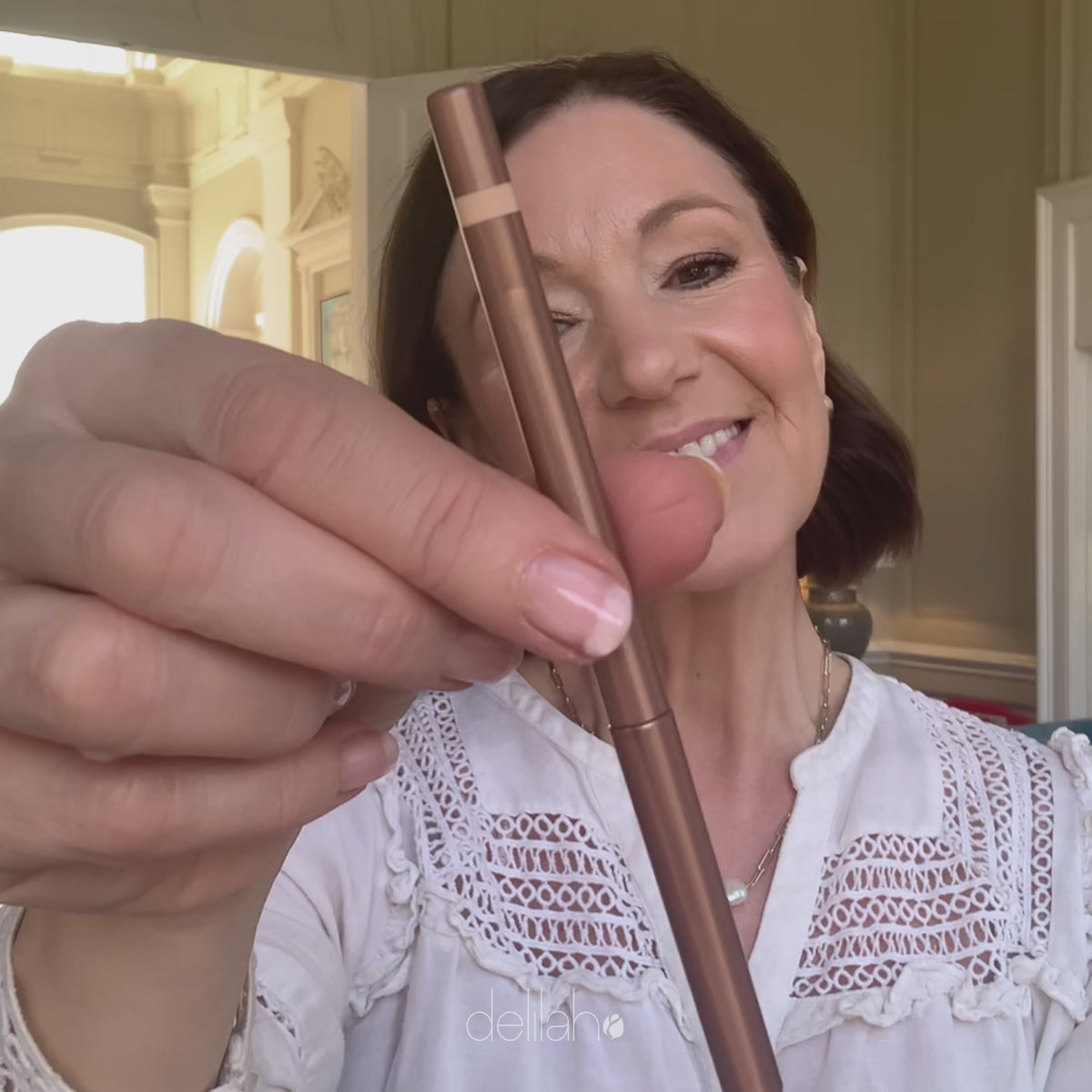 Load video: Eye Brightening Pencil | Long Wear Retractable Pencil