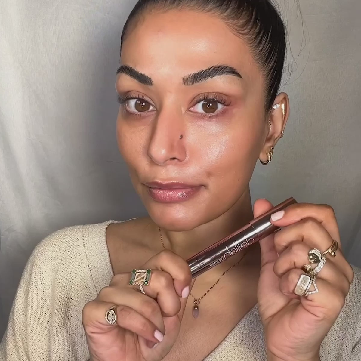 Load video: Farewell | Cream Concealer